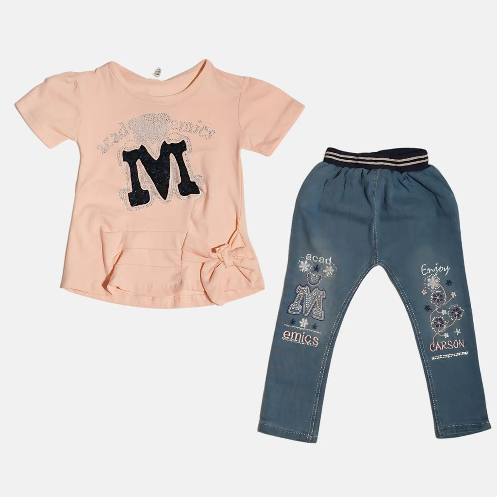 T-shirt With Denim pants