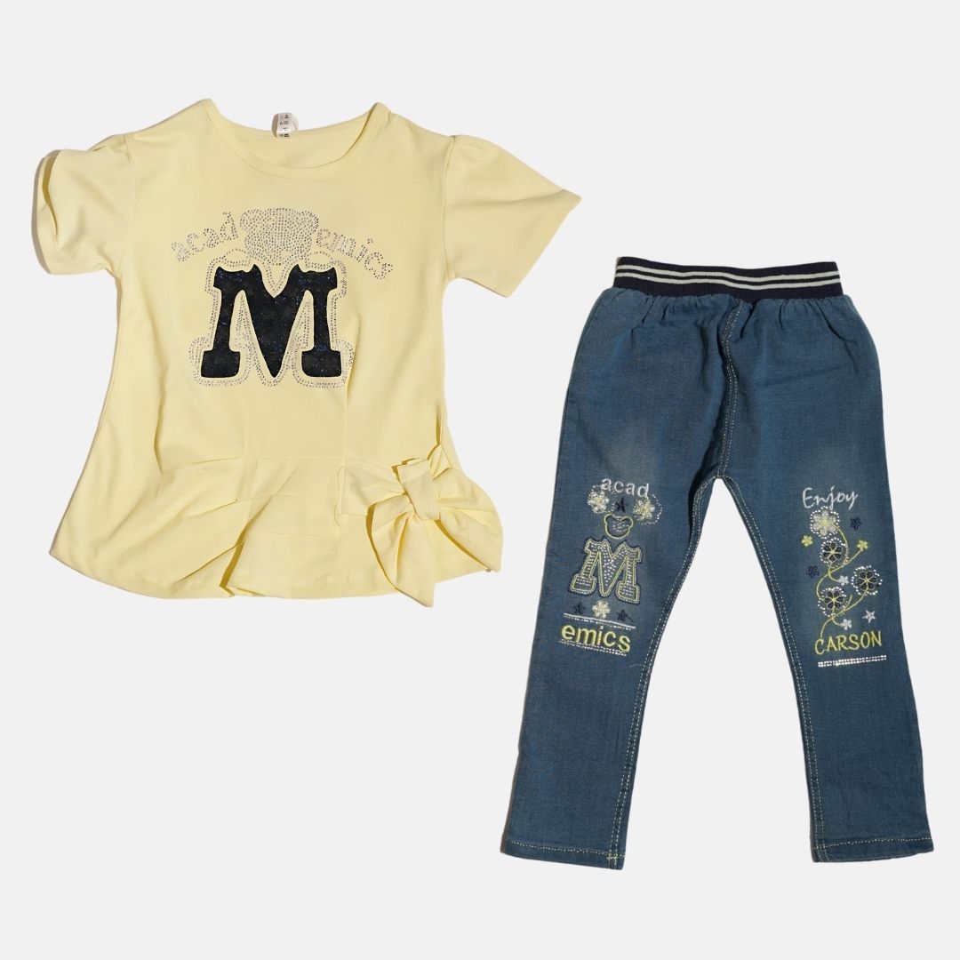 T-shirt With Denim pants